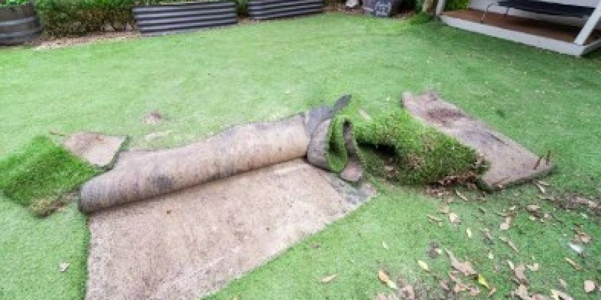 How to Get Rid of Old Artificial Turf in Kent, WA