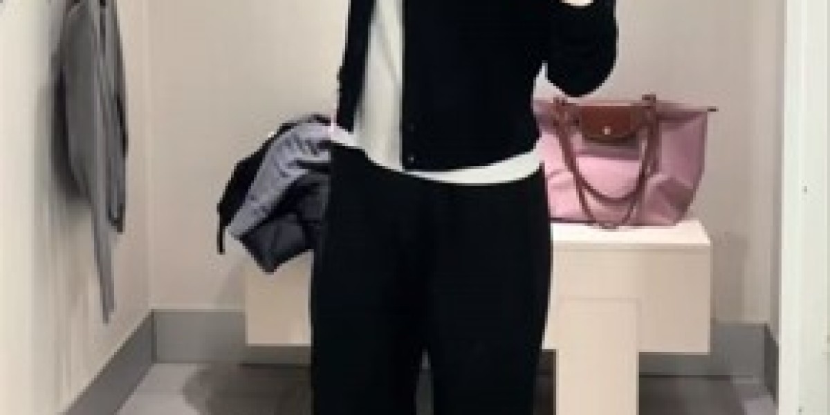 Auralee Clothing Guide for Everyday Style