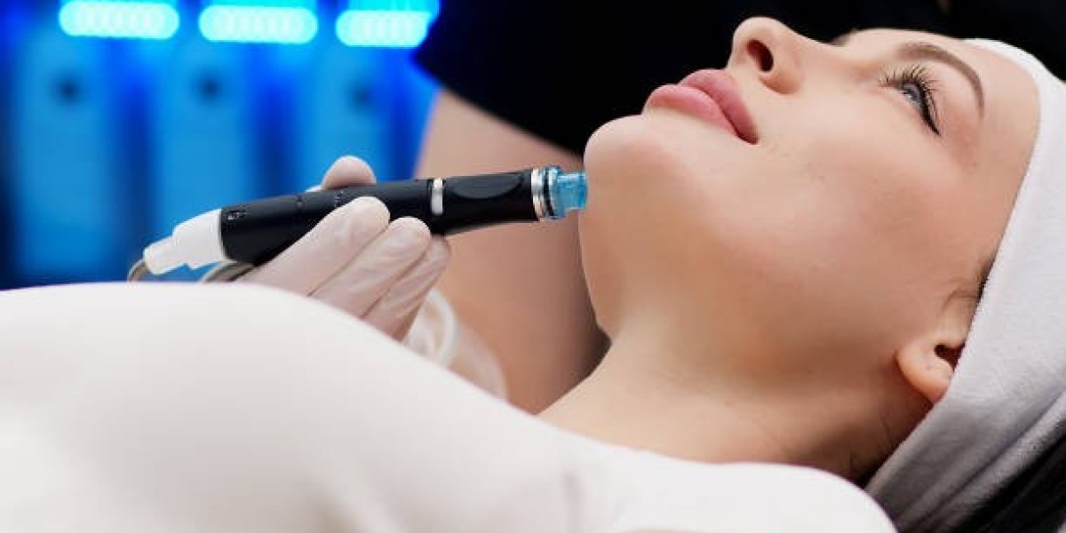 Hydrafacial and Chemical Peels: Layering Treatments for Enhanced Results