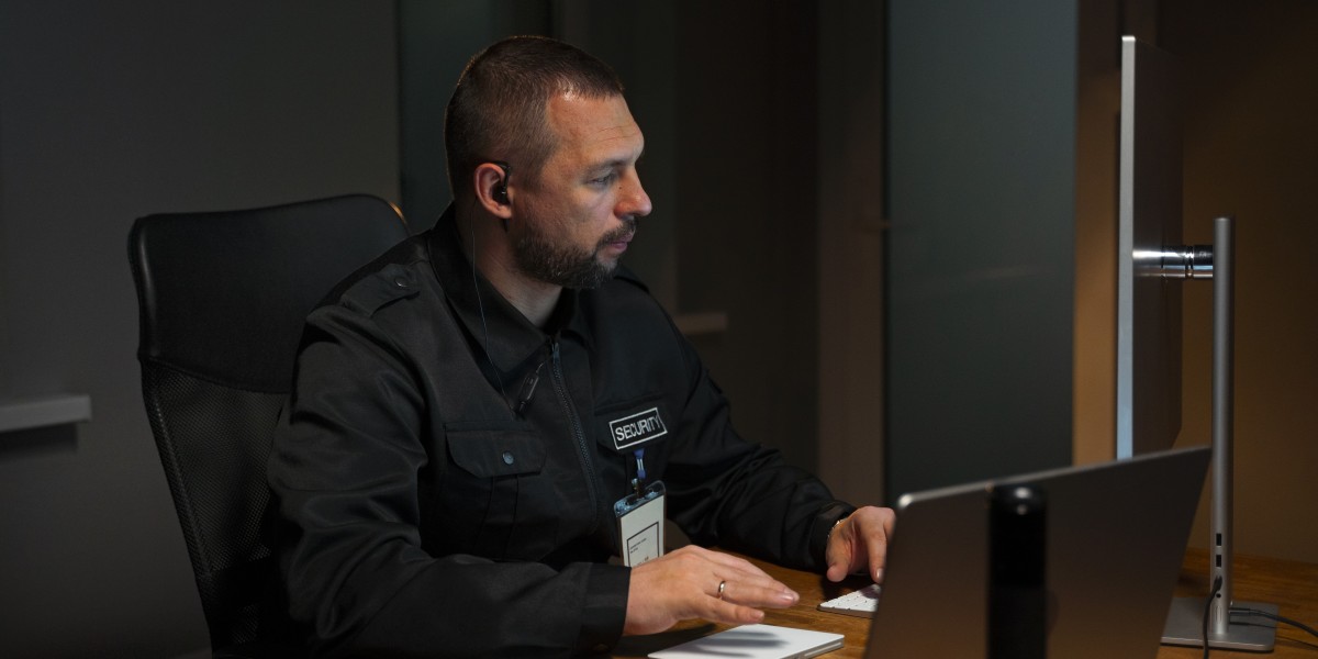 How Security Guards Improve Safety at London Workplaces