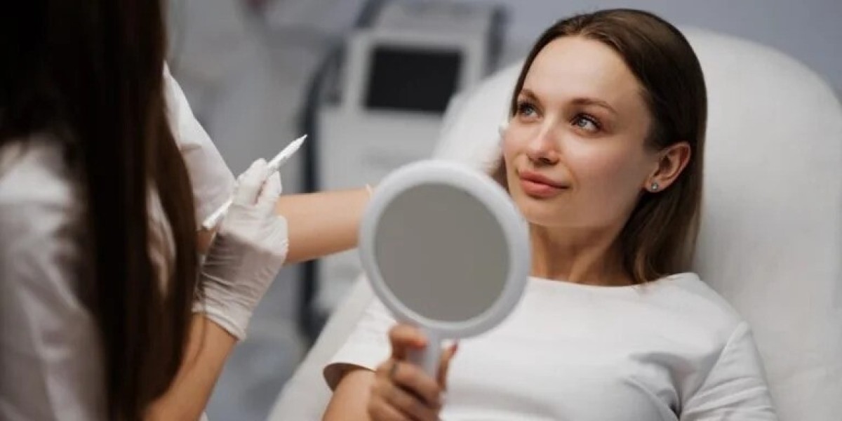 Best Plastic Surgeon in Dubai: What to Expect During Consultation
