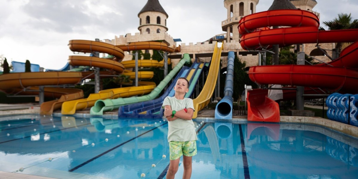 How a Professional Water Park Builder Creates Memorable Aquatic Spaces